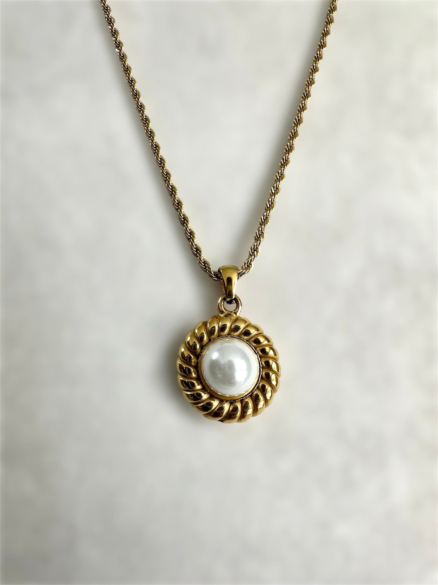 Croissant Pearl Pendant Necklace